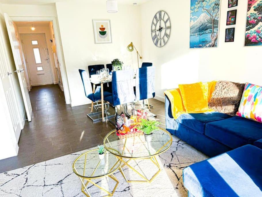 Contractors, Families, Tourists & Groups Welcome Sleeps Upto 9, Garden, Pet Allowed, Parking Included! Бірмінгем Екстер'єр фото