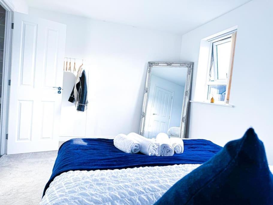 Contractors, Families, Tourists & Groups Welcome Sleeps Upto 9, Garden, Pet Allowed, Parking Included! Бірмінгем Екстер'єр фото