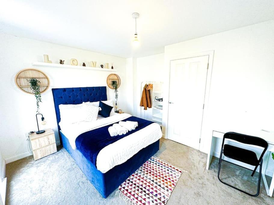 Contractors, Families, Tourists & Groups Welcome Sleeps Upto 9, Garden, Pet Allowed, Parking Included! Бірмінгем Екстер'єр фото