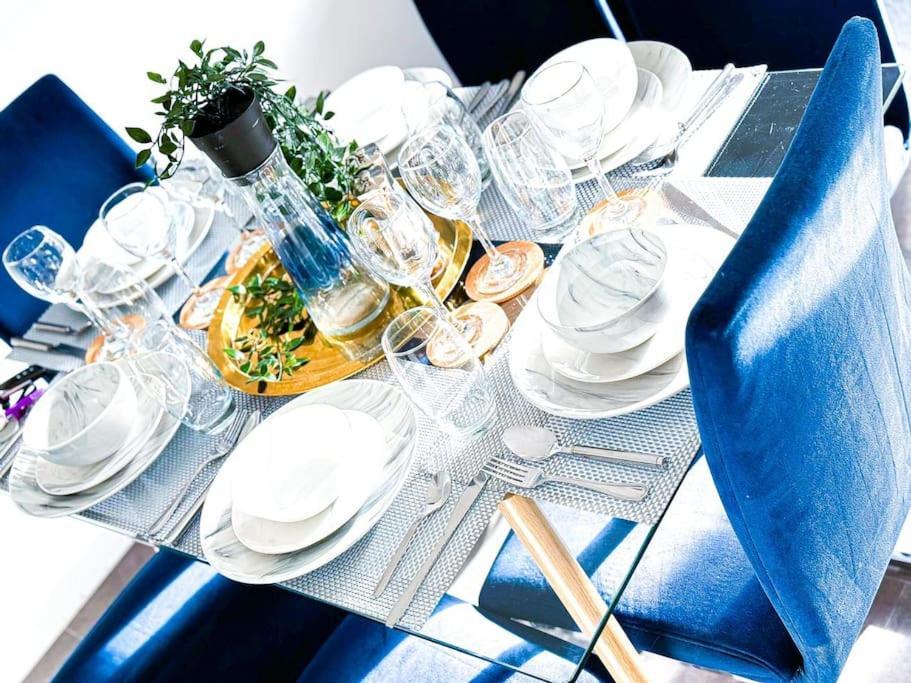 Contractors, Families, Tourists & Groups Welcome Sleeps Upto 9, Garden, Pet Allowed, Parking Included! Бірмінгем Екстер'єр фото
