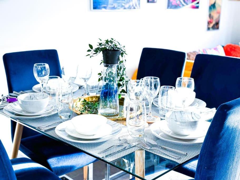 Contractors, Families, Tourists & Groups Welcome Sleeps Upto 9, Garden, Pet Allowed, Parking Included! Бірмінгем Екстер'єр фото