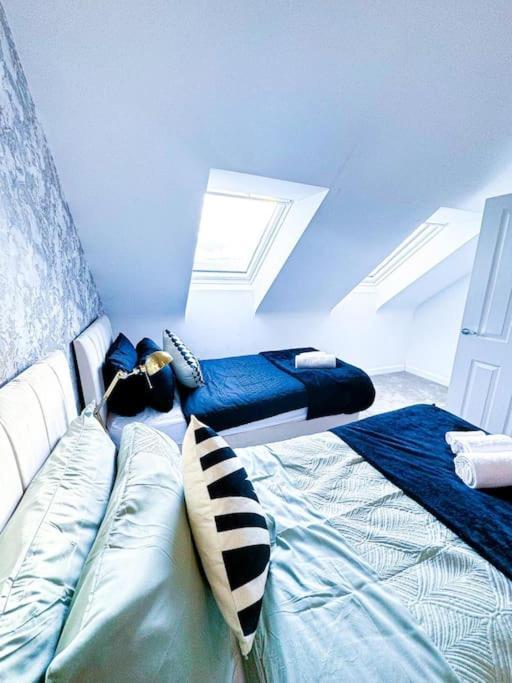 Contractors, Families, Tourists & Groups Welcome Sleeps Upto 9, Garden, Pet Allowed, Parking Included! Бірмінгем Екстер'єр фото