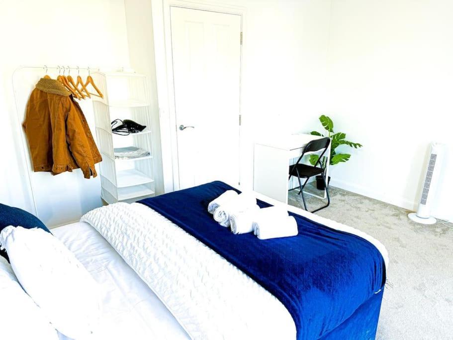 Contractors, Families, Tourists & Groups Welcome Sleeps Upto 9, Garden, Pet Allowed, Parking Included! Бірмінгем Екстер'єр фото