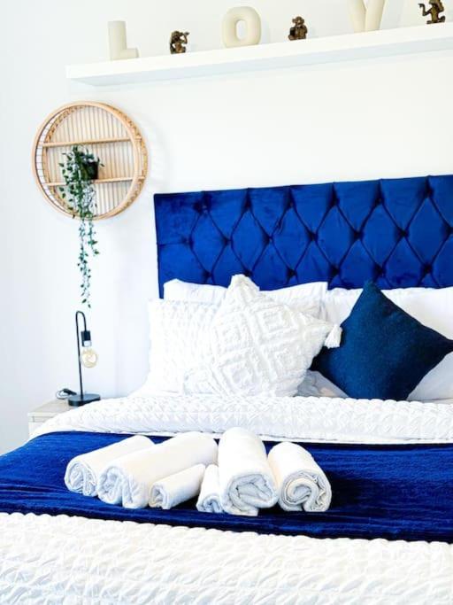 Contractors, Families, Tourists & Groups Welcome Sleeps Upto 9, Garden, Pet Allowed, Parking Included! Бірмінгем Екстер'єр фото